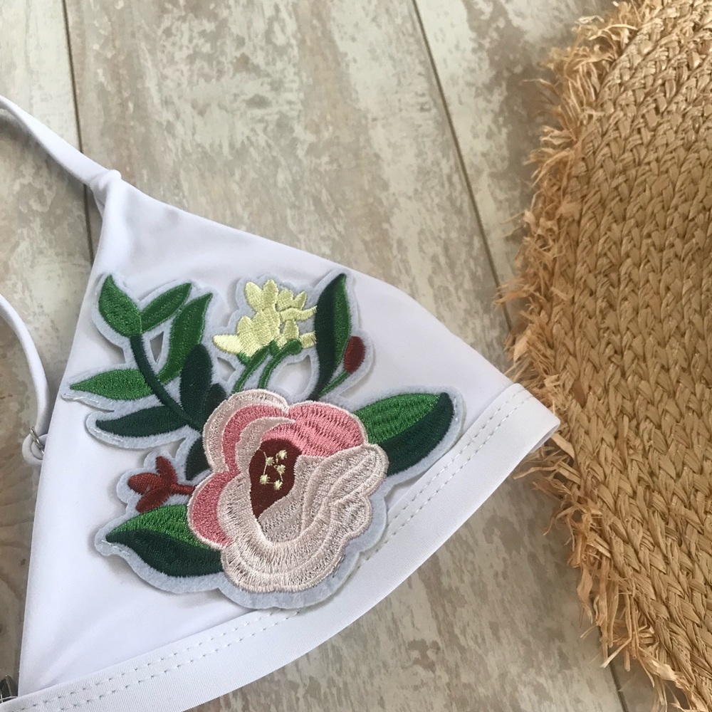 NWT Floral Embroidered white bikini 🌹 - Picture 5 of 6